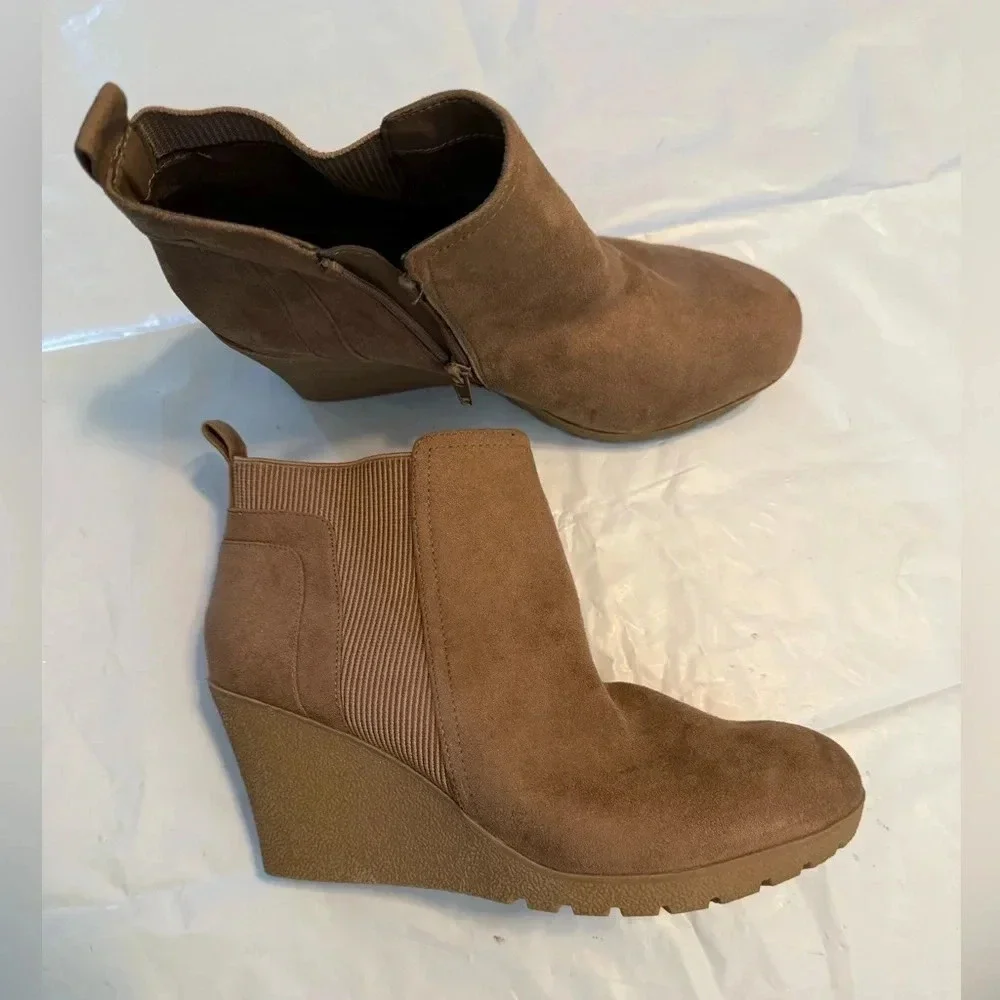 Mia Suede Wedge Heal Ankle Boot Size 9.5